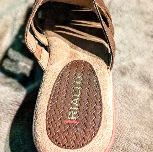 Rialto Sandals - Picture 3 of 7